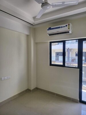 Room in 3 BHK Builder Floor at Central Park Flower Valley, Sohna Sector 33 – for Sale