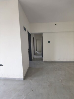 2 BHK Apartment For Sale in KVC Prathampad Apartment, Malad West