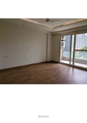 Room in 3 BHK Apartment at Emaar Emerald Floors Premier, Sector 65 – for Rent