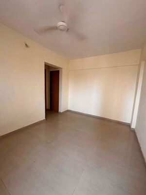 Room in 2 BHK Apartment at Dosti Eastern Bay Phase 2, Wadala – for Rent