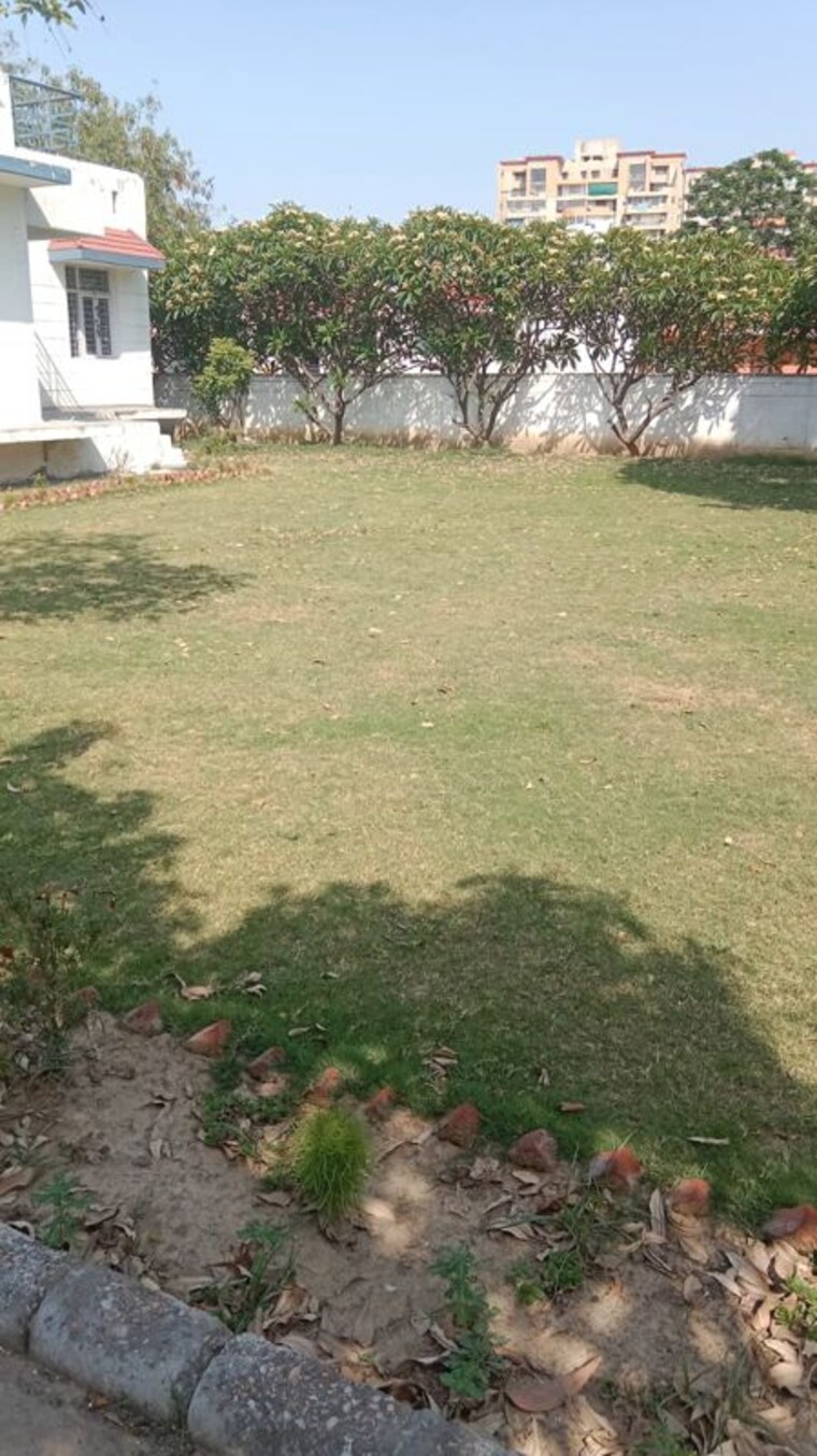 Garden, ifs-villas 2 Bedroom 1600 Sq.Ft. Villa In Chi Ii Greater Noida Greater Noida 10474862