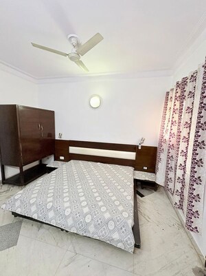 Room in  Pg at Sector 30 – for Rent