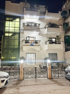  Pg – Exterior View View at Sector 30 - for Rent