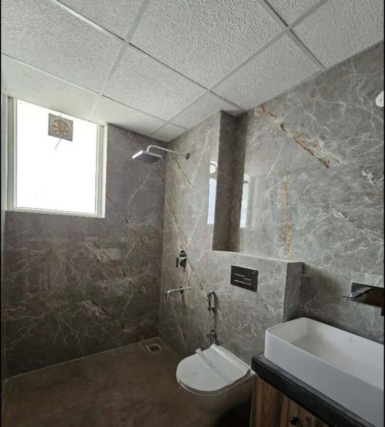 Bathroom, skyline-elevate 4 Bedroom 2200 Sq.Ft. Apartment In Ramgarh Bhudda Zirakpur 10474978
