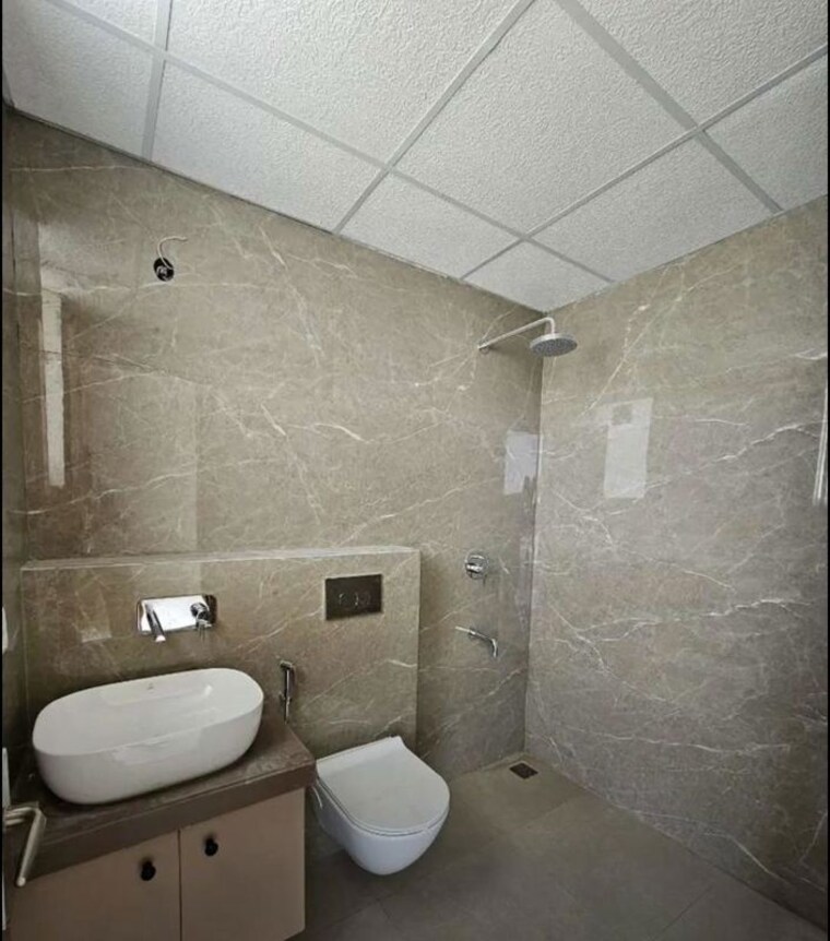 Bathroom, skyline-elevate 4 Bedroom 2200 Sq.Ft. Apartment In Ramgarh Bhudda Zirakpur 10474978