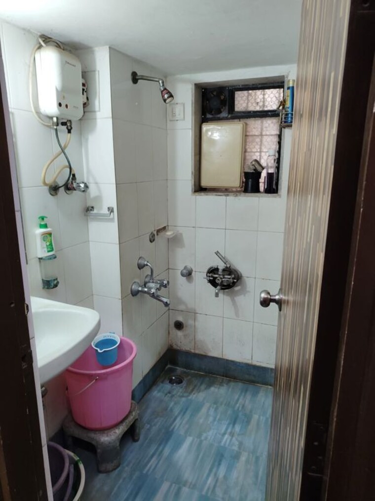 Bathroom, shanti-chs-mahim 1 Bedroom 550 Sq.Ft. Apartment In Mahim Mumbai 10474992