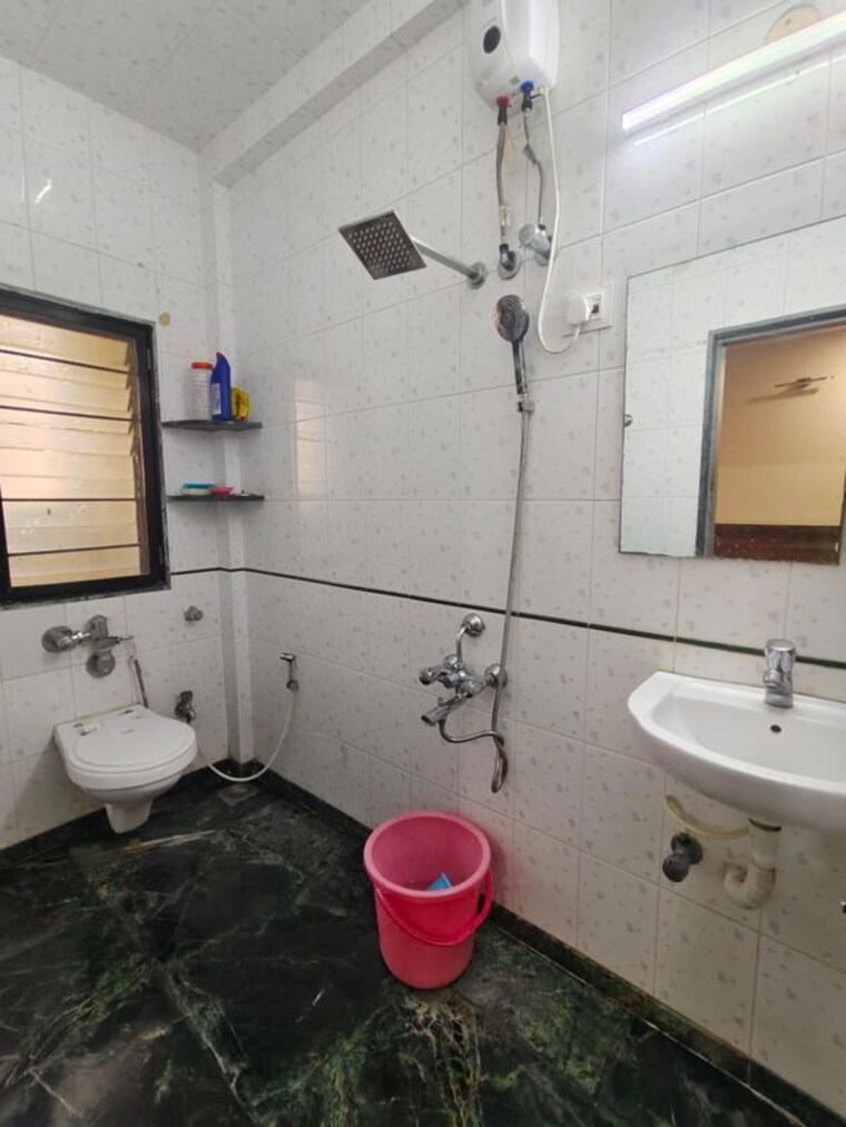Bathroom, sheth-vasant-galaxy 3 Bedroom 1100 Sq.Ft. Apartment In Goregaon West Mumbai 10474988