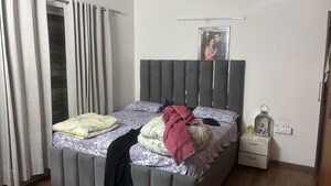 Bedroom in 3.5 BHK Builder Floor at BPTP Amstoria Plot, Sector 102 – for Sale