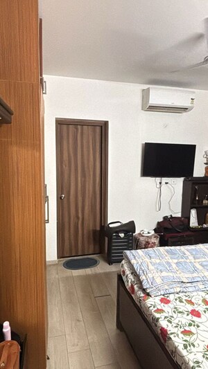 Living Room in 3.5 BHK Builder Floor at BPTP Amstoria Plot, Sector 102 – for Sale