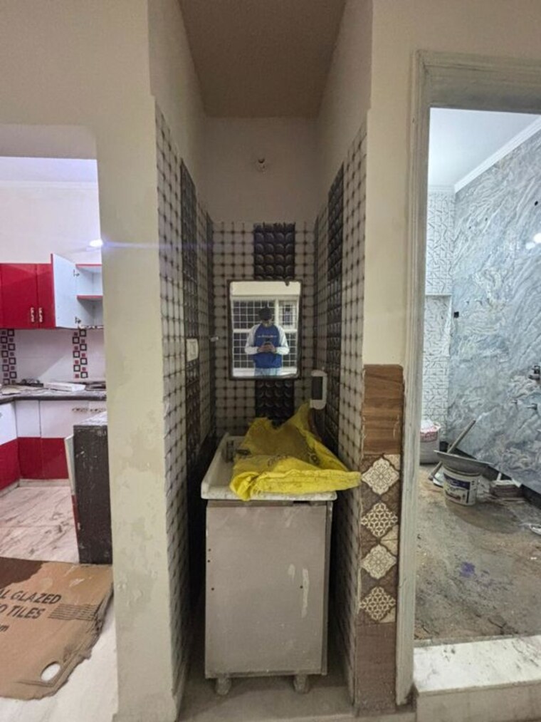 Kitchen, ramesh nagar 2 Bedroom 100 Sq.Yd. Builder Floor In Ramesh Nagar Delhi 10474386