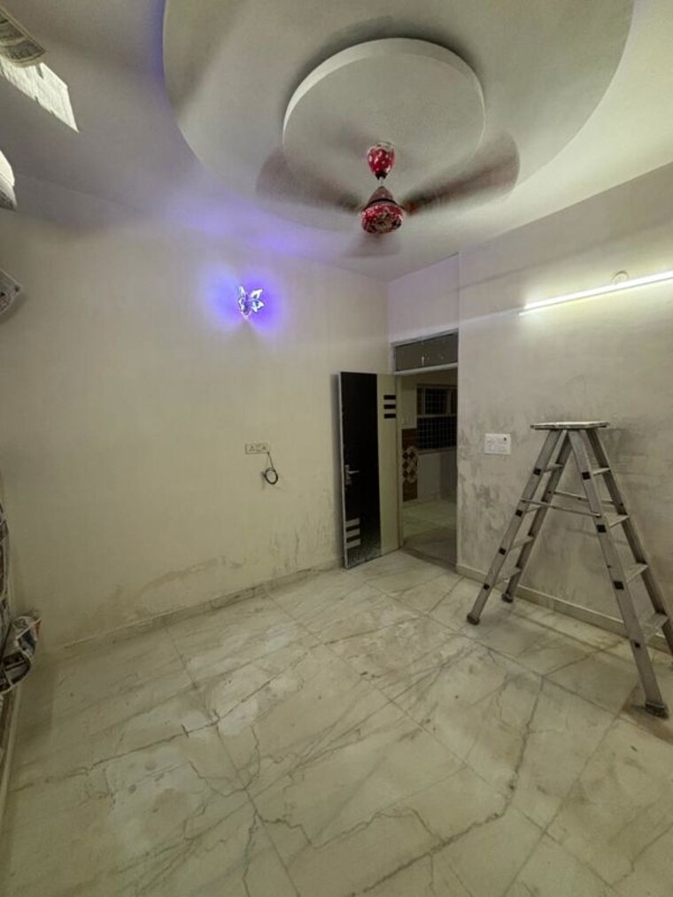 Room, ramesh nagar 2 Bedroom 100 Sq.Yd. Builder Floor In Ramesh Nagar Delhi 10474386