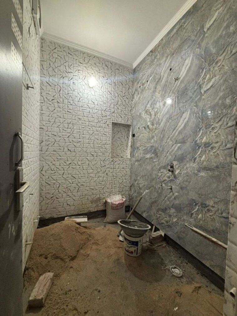Bathroom, ramesh nagar 2 Bedroom 100 Sq.Yd. Builder Floor In Ramesh Nagar Delhi 10474386