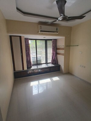 2 BHK Apartment For Rent in Green Meadows Bluilding 2 Chs Ltd, Kandivali East