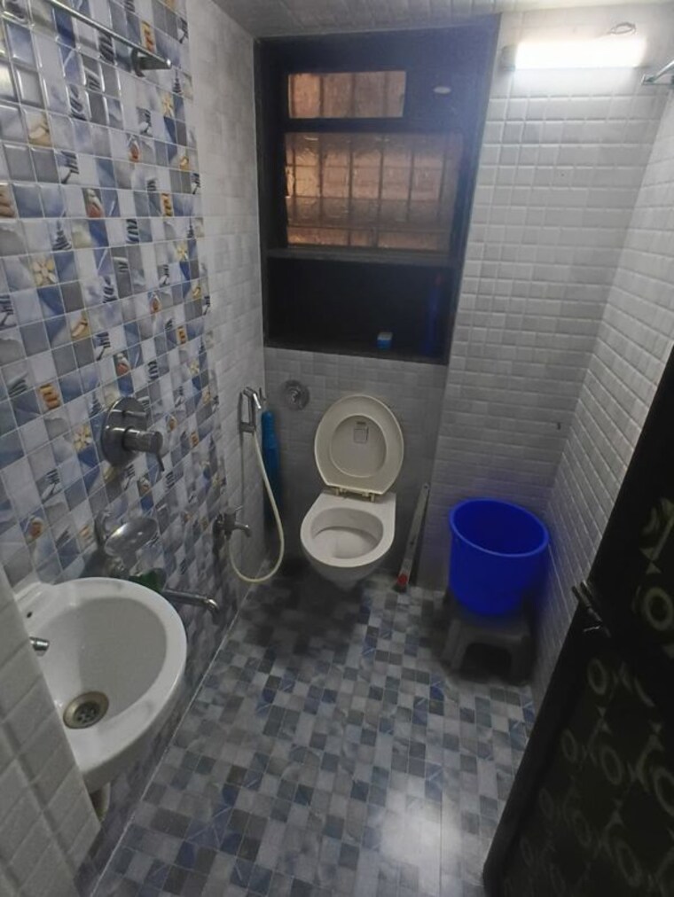 Bathroom, green-meadows-bluilding-2-chs-ltd 2 Bedroom 650 Sq.Ft. Apartment In Kandivali East Mumbai 10475125
