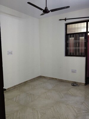 Room in 2 BHK Independent House at Krishna Palace Faridabad, Sector 15a – for Rent