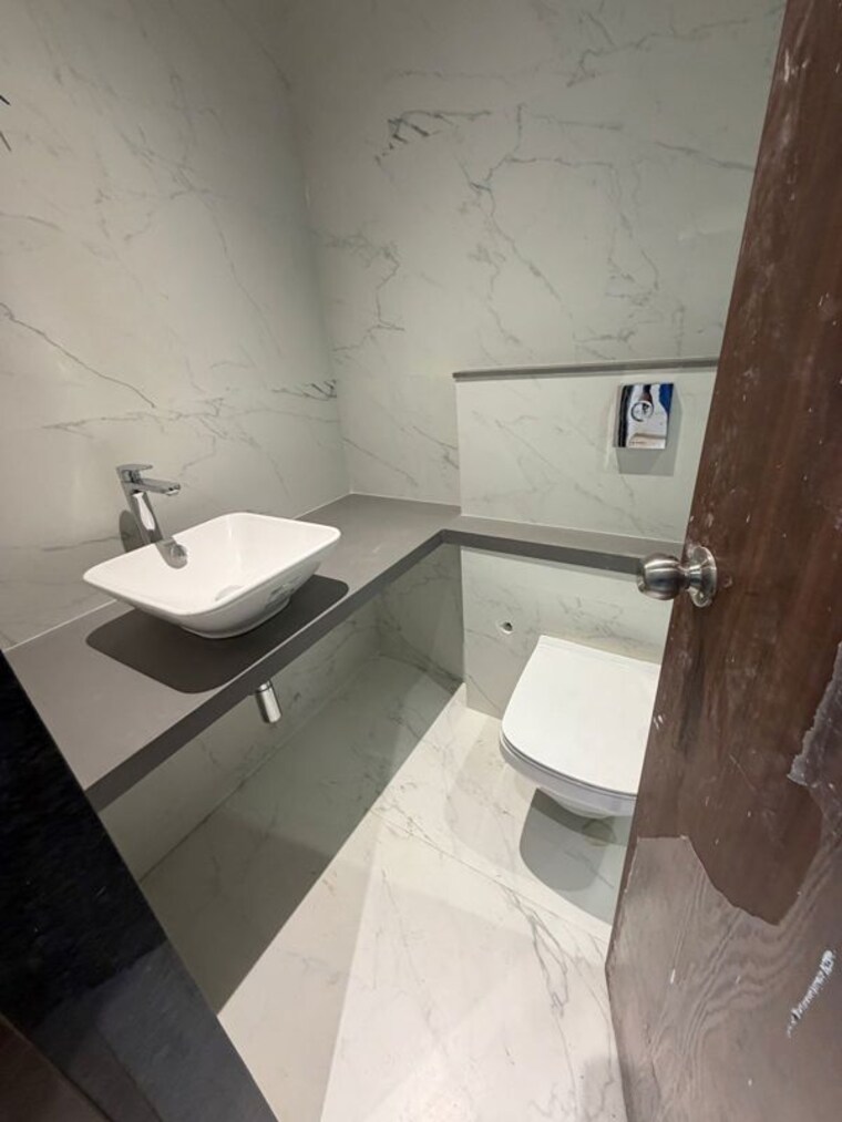 Bathroom, chembur 3 Bedroom 1200 Sq.Ft. Apartment In Chembur Mumbai 10475165