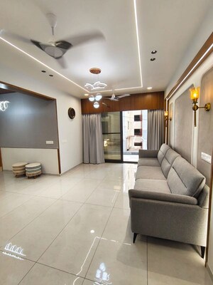 3 BHK Apartment For Sale in VR Luxuria, Bhayli