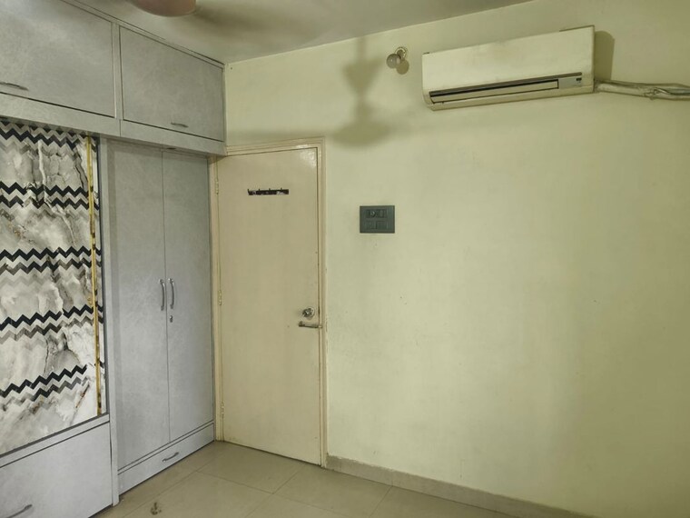 Room, hiranandani-solitaire-studio-apartment 1 Bedroom 400 Sq.Ft. Apartment In Ghodbunder Road Thane 10475225