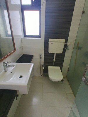 Team Area in 2.5 BHK Apartment at Lokhandwala Sapphire Heights, Kandivali East – for Rent