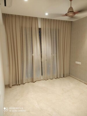 Room in 2 BHK Apartment at Hiranandani Castle Rock, Powai – for Rent