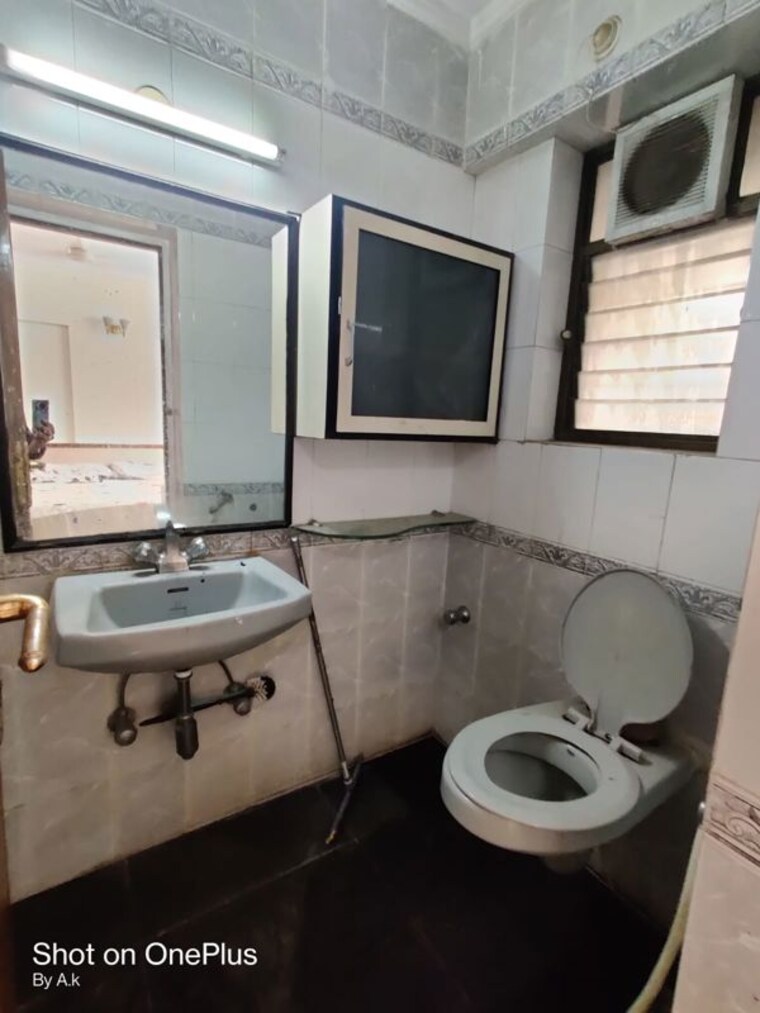 Attached Bathroom, vasu-kamal 3 Bedroom 1300 Sq.Ft. Apartment In Powai Mumbai 10475261