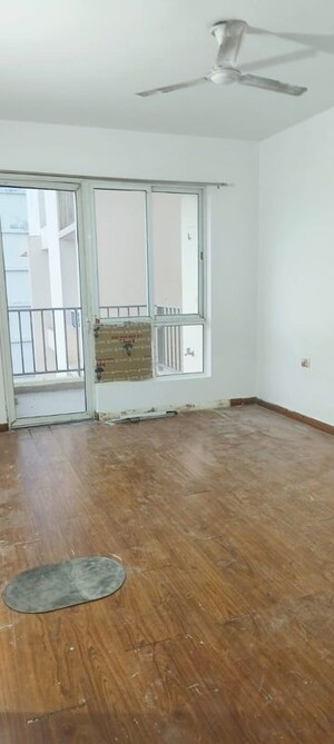 Room in 2 BHK Apartment at BBD Green City Sun Breeze Apartments, Gomti Nagar – for Rent