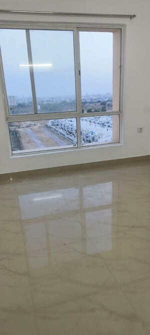 Room in 2 BHK Apartment at BBD Green City Sun Breeze Apartments, Gomti Nagar – for Rent