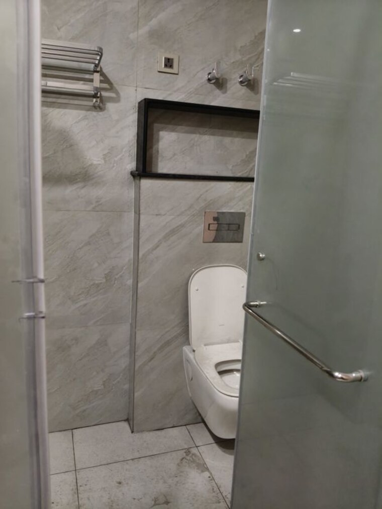 Bathroom, sector 16 a 3 Bedroom 2150 Sq.Ft. Builder Floor In Sector 16 A Faridabad 10475222