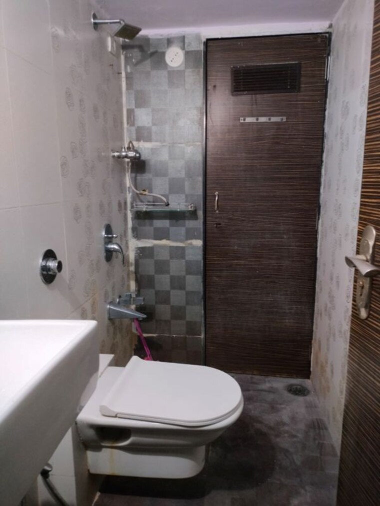 Bathroom, pride-presidency-luxuria 2 Bedroom 705 Sq.Ft. Apartment In Ghodbunder Road Thane 10475288