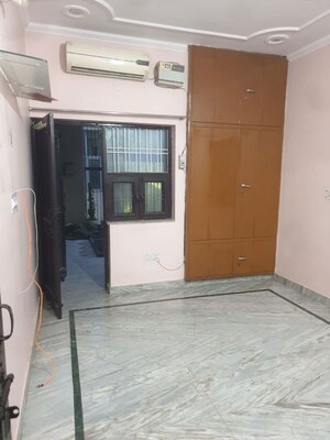 1 RK Independent House For Rent in Sector 14