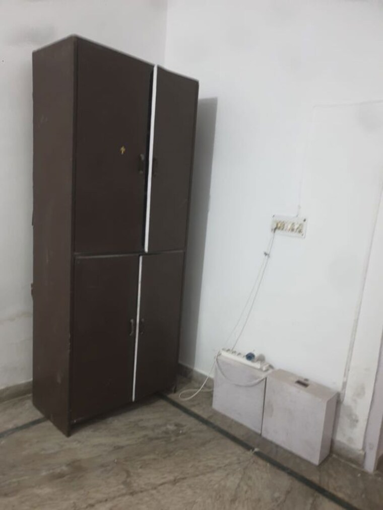 Bathroom, sector 14 1 RK 500 Sq.Ft. Independent House In Sector 14 Faridabad 10475294