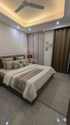 Bedroom in 2 BHK Builder Floor at Sector 42 – for Rent