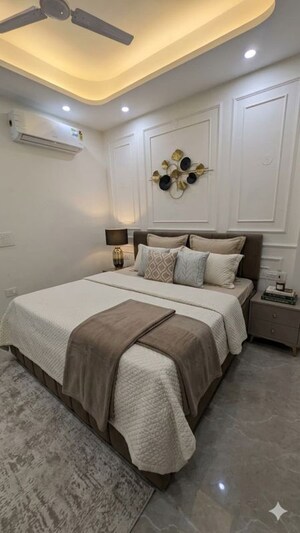 Bedroom in 2 BHK Builder Floor at Sector 42 – for Rent