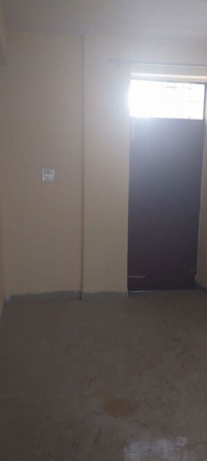 Room in 1 BHK Apartment at Sector 10 Greater Noida – for Rent