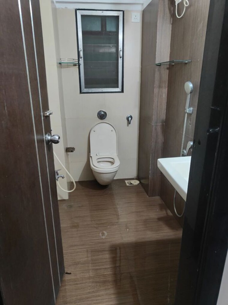 Bathroom, bindra-sateri-legacy 1 Bedroom 480 Sq.Ft. Apartment In Andheri East Mumbai 10475348