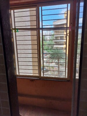 Room in 1 BHK Apartment at Sonata Apartments, Malad West – for Rent