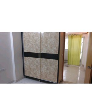 Room in 3 BHK Apartment at Mantri Celestia, Gachibowli – for Rent