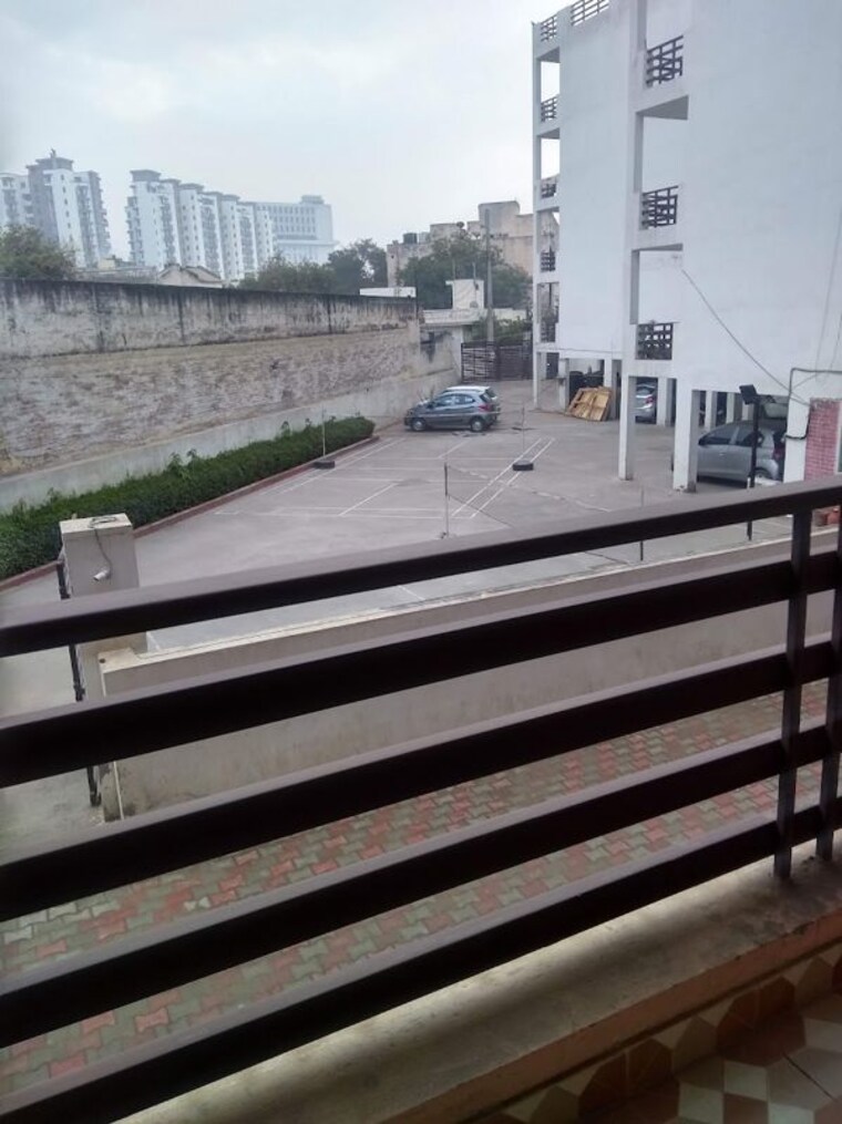 Balcony, sector 48 Pg For Boys & Girls In Sector 48 10475445