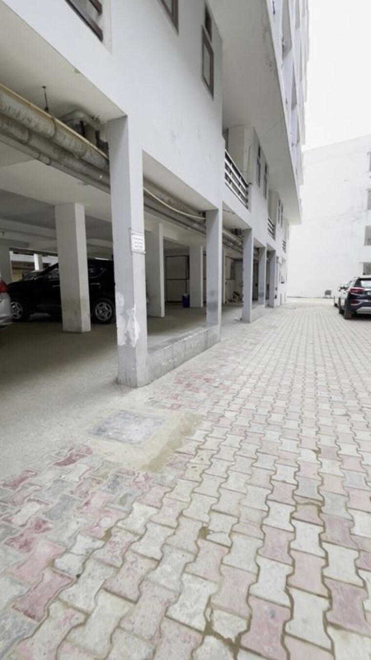  Parking, sector 48 Pg For Boys & Girls In Sector 48 10475445