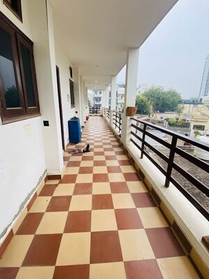 Balcony in  Pg at Sector 48 – for Rent