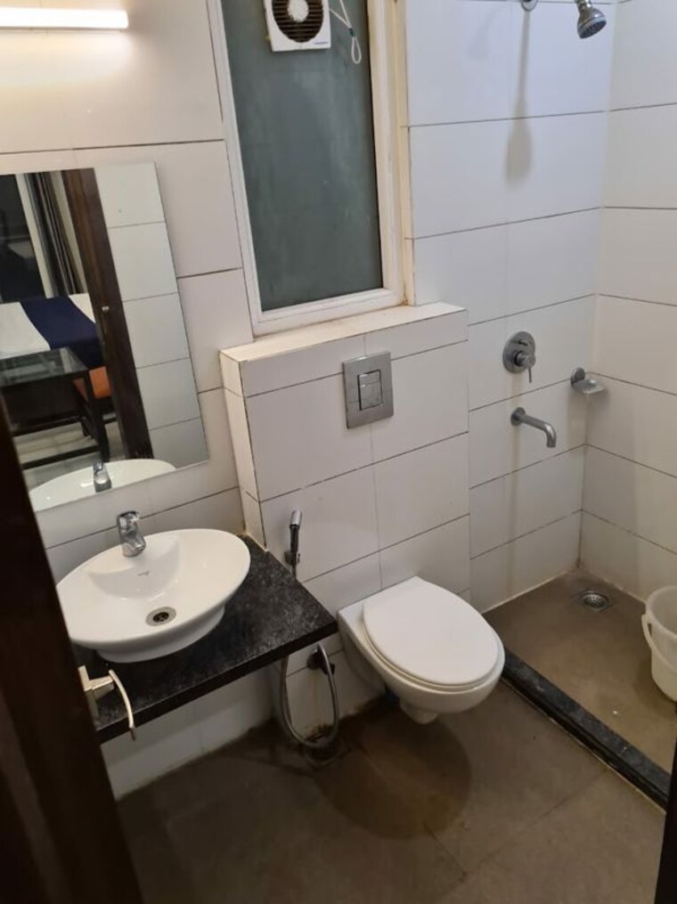Bathroom, sector 48 Pg For Boys & Girls In Sector 48 10475445