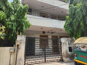 3.5 BHK Independent House For Sale in Sector 8