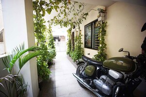 Parking in 3 BHK Apartment at Isanpur – for Sale