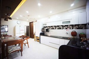 Team Area in 3 BHK Apartment at Isanpur – for Sale