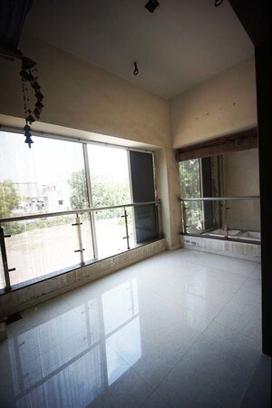 Room in 3 BHK Apartment at Isanpur – for Sale