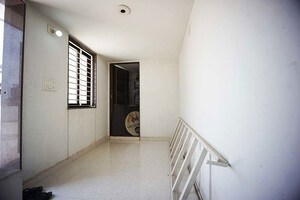 Room in 3 BHK Apartment at Isanpur – for Sale