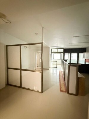 Room in  Office Space at Vastrapur – for Rent