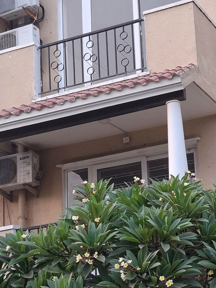 Exterior View, emaar-emerald-hills-phase-2 3 Bedroom 1350 Sq.Ft. Apartment In Sector 65 Gurgaon 10475576