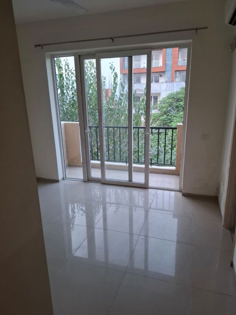 Balcony, emaar-emerald-hills-phase-2 3 Bedroom 1350 Sq.Ft. Apartment In Sector 65 Gurgaon 10475576