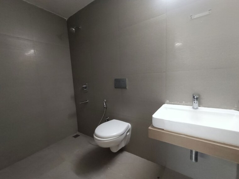 Bathroom, akshar-alvario 3 Bedroom 1820 Sq.Ft. Apartment In Seawoods Navi Mumbai 10475546
